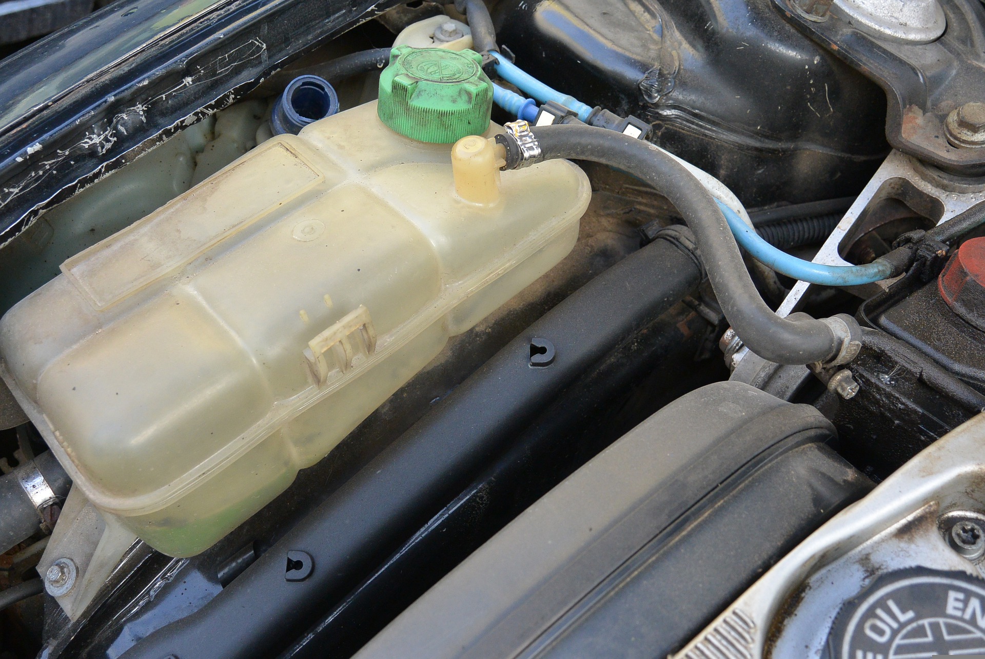 How to remove antifreeze from engine-oil